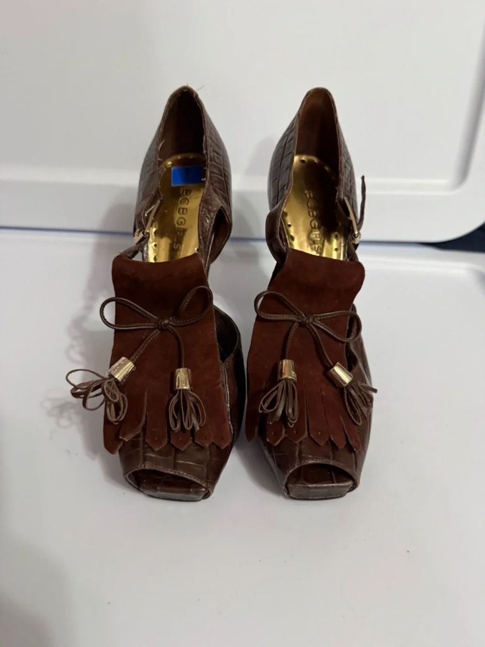 BCBGirls Malaya Brown Platform Peep Toe Sandal Fringe Tassel Heels Sz 7